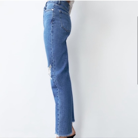 Zara Ripped Mom Fit Jeans - Picture 4 of 7